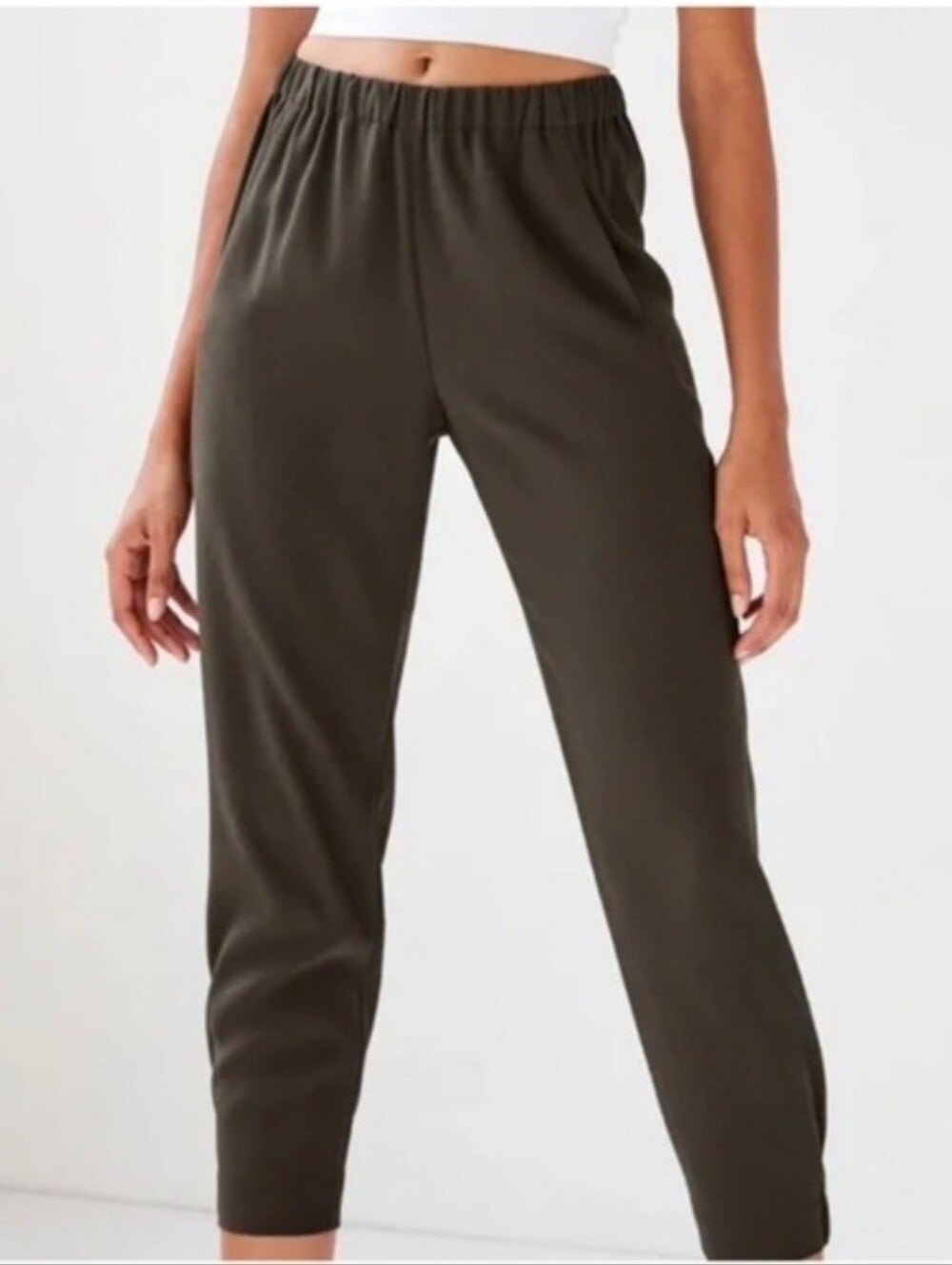 ​Aritzia Babaton Dexter Jogger Pants Green Size Small
